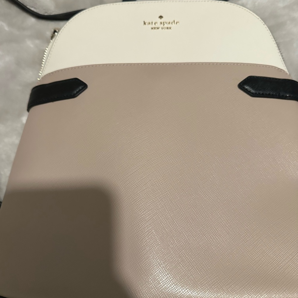 kate spade Cream and Tan Crossbody Bag with tags never used back pack! 👌